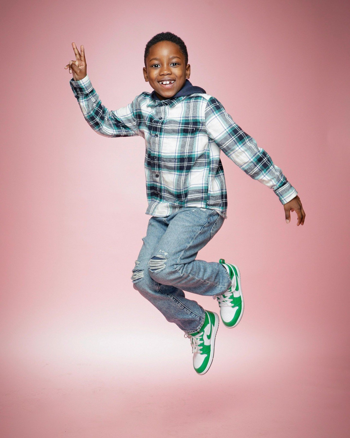 This superstar is bringing the style AND the confidence to picture day 💚📸

#SchoolDays #PicturePerfect #SchoolPictureDay 🌟