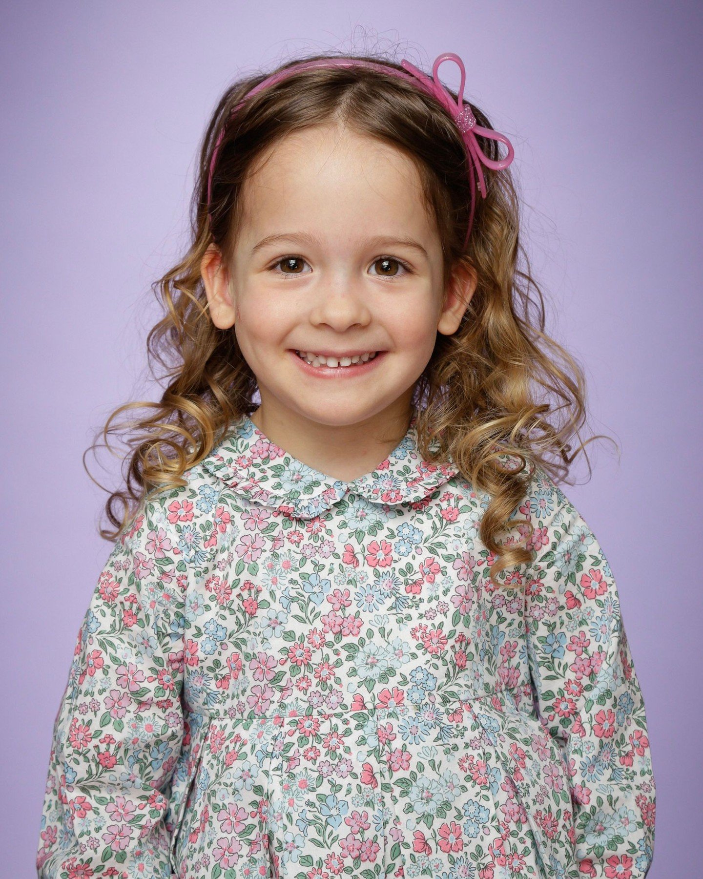 Does it get cuter than this!? We're manifesting spring flowers and warmth with these floral vibes! 🌷🌾

#SchoolPictures #SchoolPictureDay