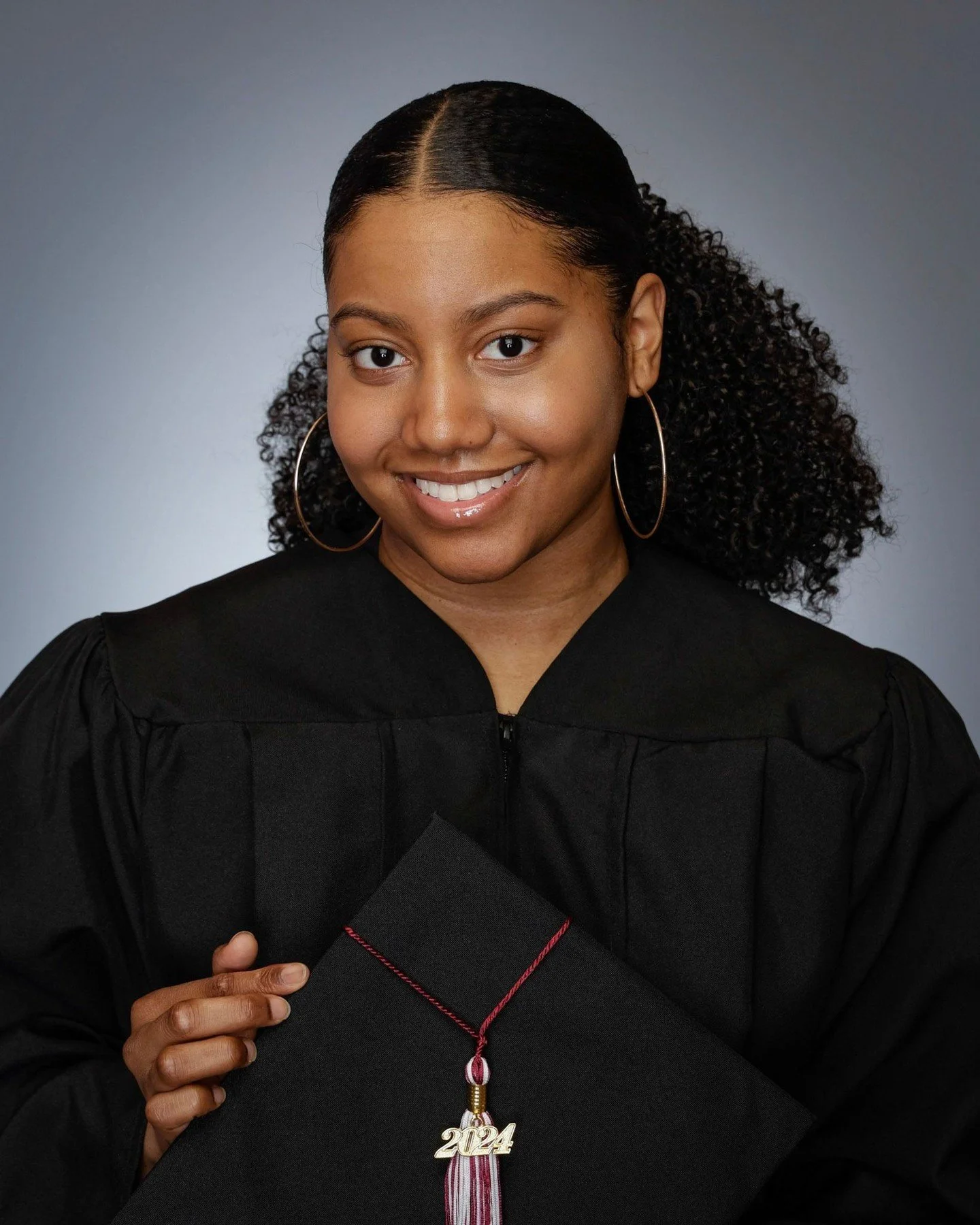 That bittersweet season is almost here... 🎓💫 

#PhotoDay #SchoolPictures