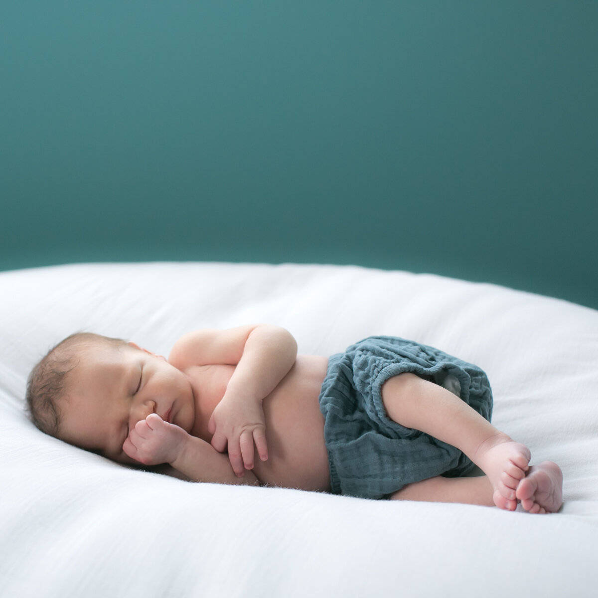 Bright_Photography_Newborn_Home_Session_Siblings-2.jpg