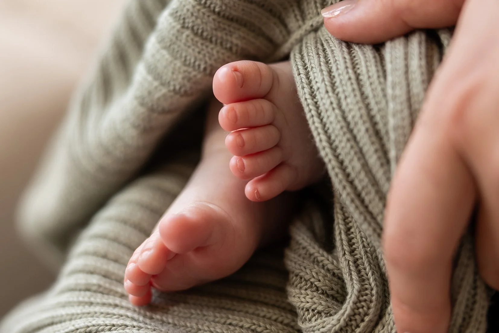 260823_Bright_Photography_Newborn_Lifestyle_Photography_Session-4.jpg