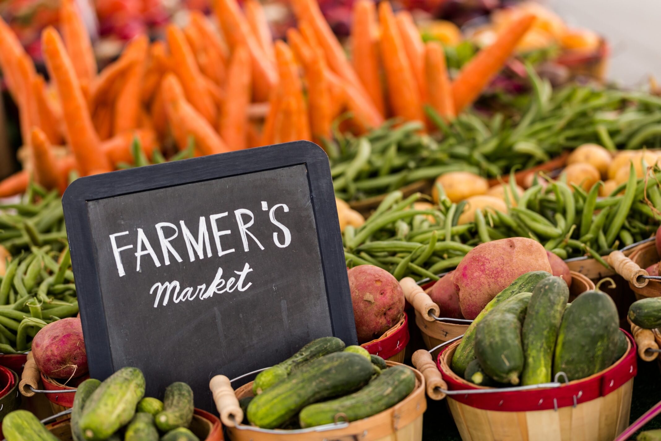 farmers-market-fresh-produce-vegetables-2136x1427.jpeg