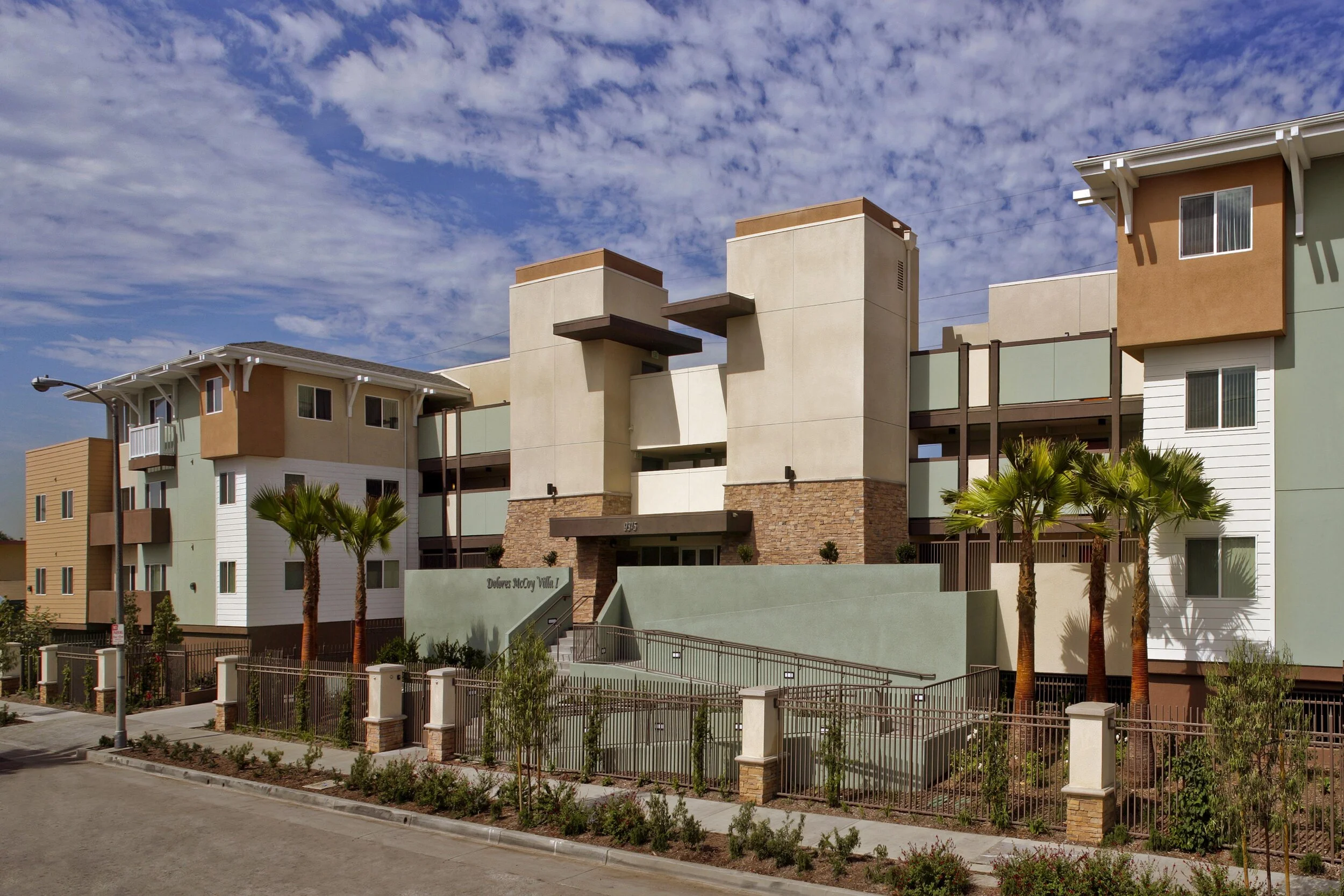 1049-02_CDC_Watts_Front-right .jpg