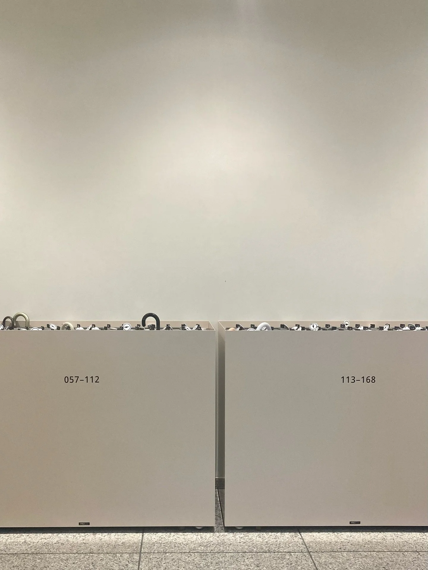 すごく大人のための展示だったな。
うれしかったな。

「マサヒコ」と推しのように呼んで
友と発売された毎月新聞を読んで、
ケロパキを愛でながら、
この方の世界に浸っていた時期がありましたが、
あれは、大学生だった気がする。

毎月新聞の発行を見ると、2003年でした。
23年前

その頃を思い出しながら、
改めて偉業を眺めることができました。

そして、APOCのムービーを初めて見た時の
人の認知って！！という衝撃も
思い出すことができました。

そこから後のことは、もちろん知ってはいたけど
い