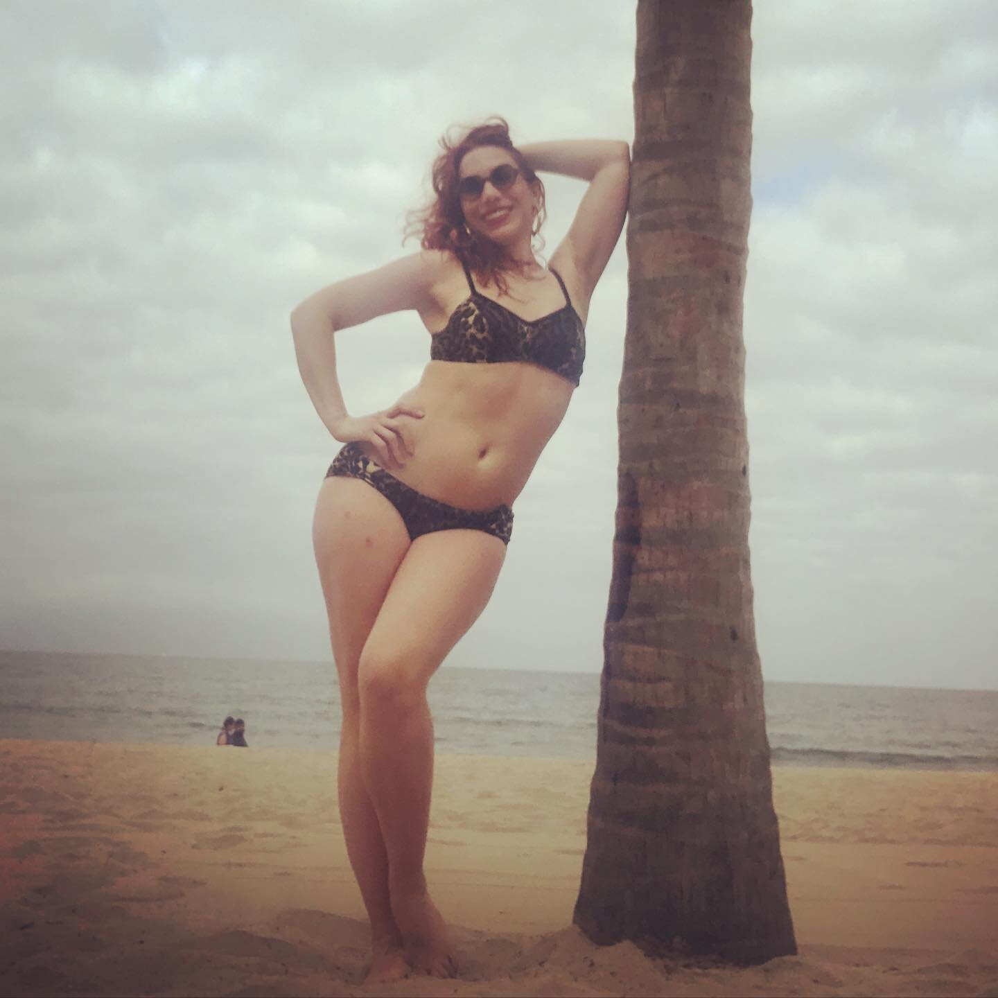 Take me back, to paradise city, where the trees are palms and I burnt my titties...
#beach #sun #ocean #bikini #nycmodeling #pinup #vintagegal