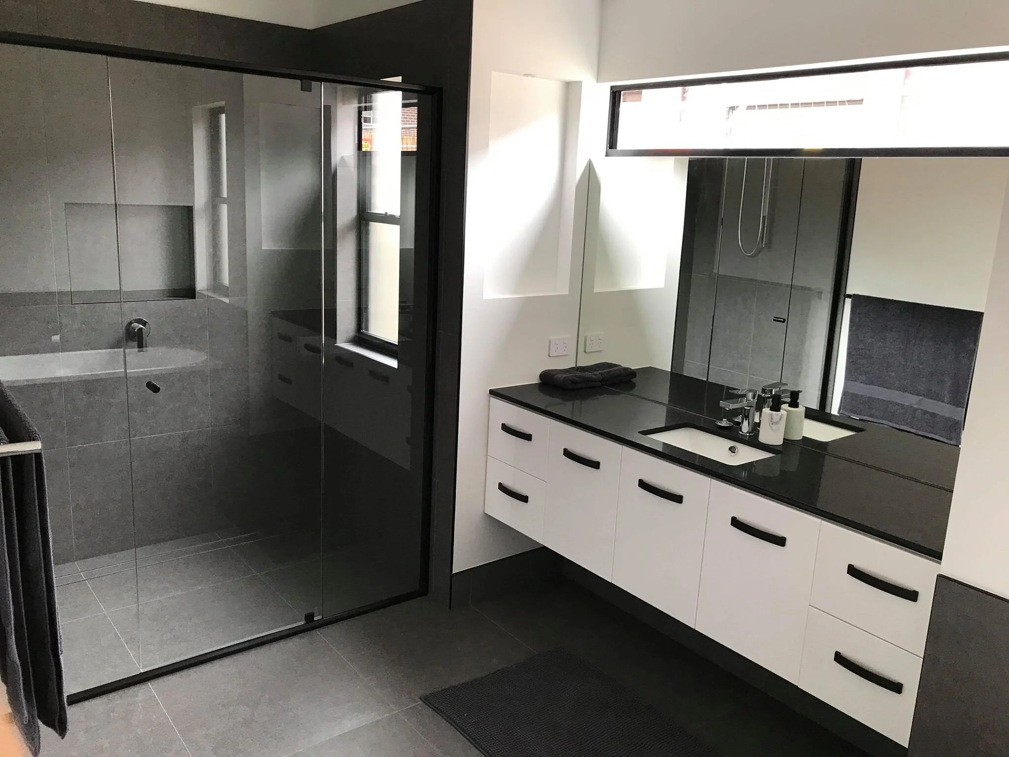 Pacific-Wardrobes-Glass-Web-Gallery-9.jpg