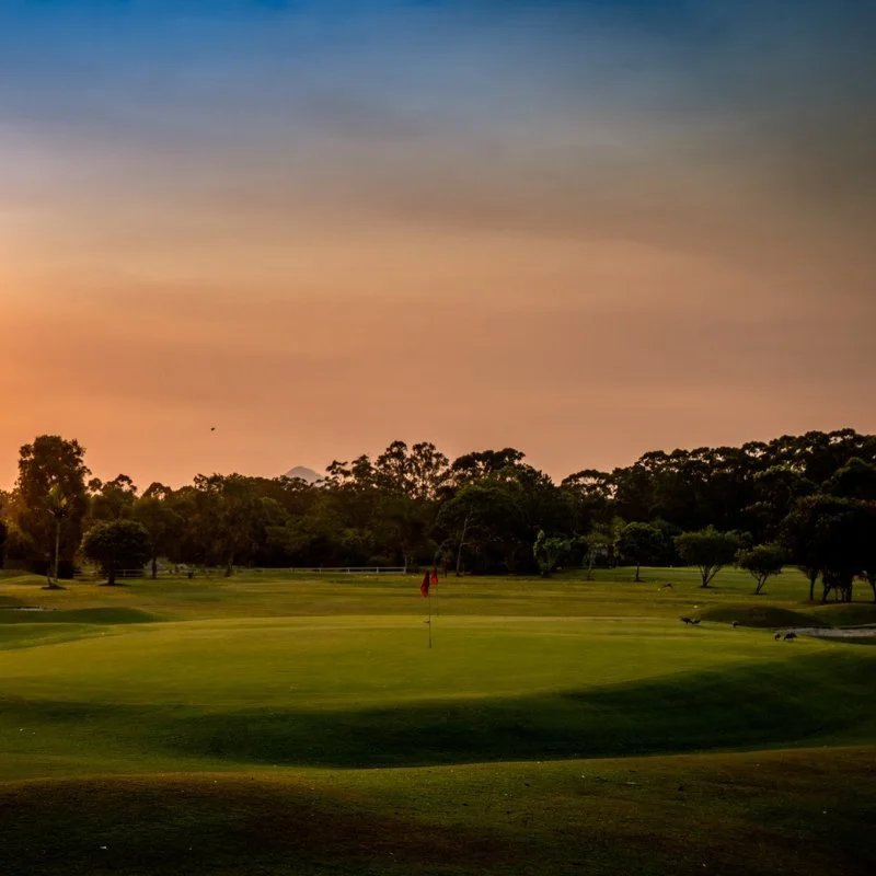 sunset at noosa hills par 3 golf course