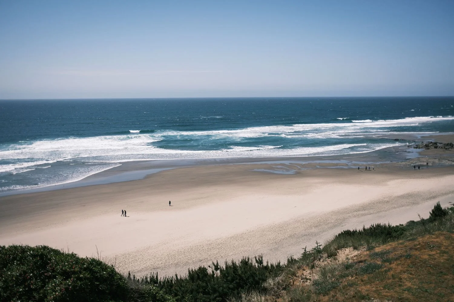 Oregon Lincoln City Beach overlooking waves and sands