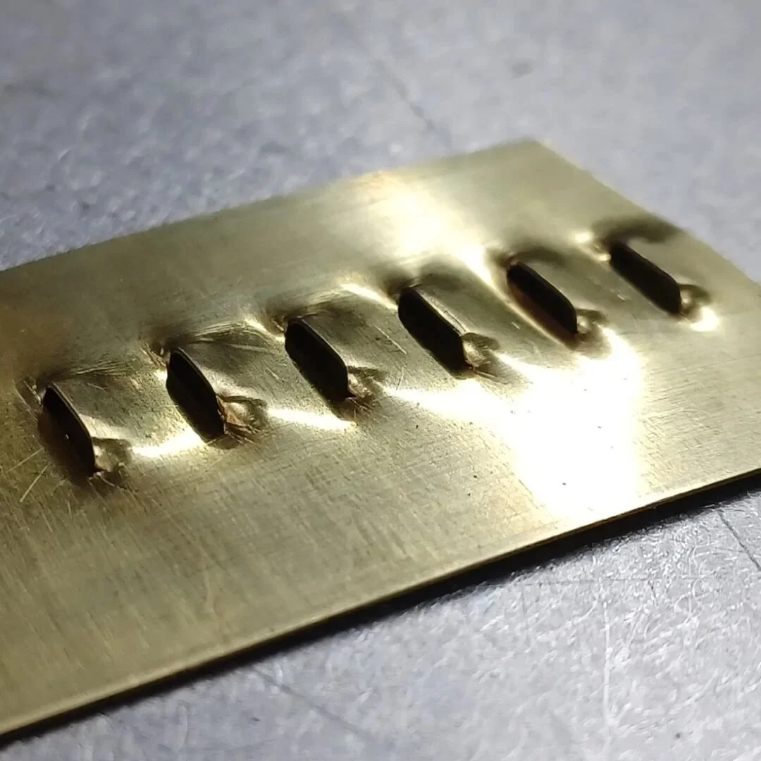 Hhmmm.  Mr Louvre Louvre *Shaggy
Tried my hand at making a small Louvre press with some success.  Needs work and making properly but the beginnings of a workable tool for upcoming projects.
These small louvres are 6mm

#gasgasbones #metalwork #louvre