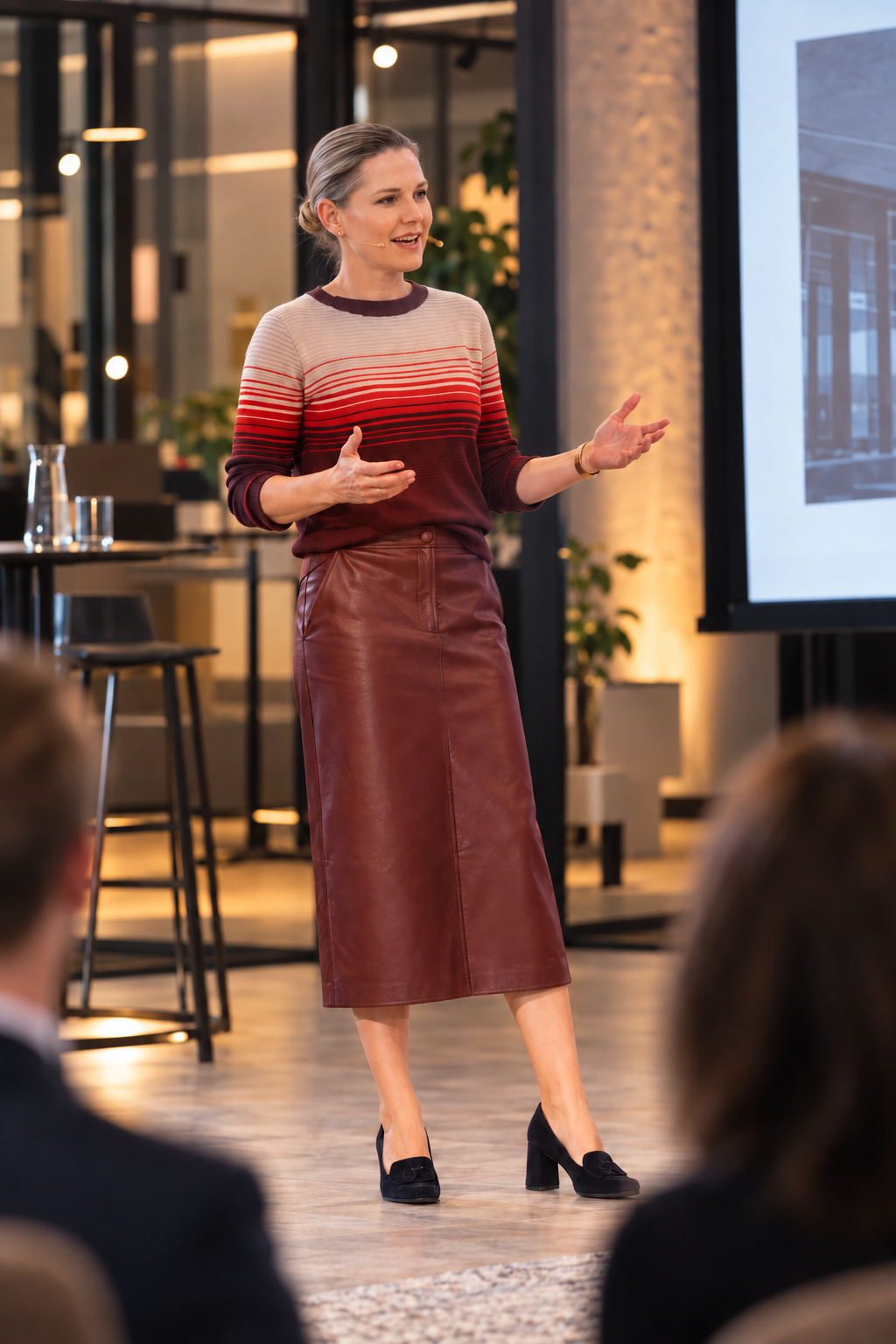 Keynote-Speakerin Katharina Naumann bei einem Vortrag vor Publikum zum Thema Mindset