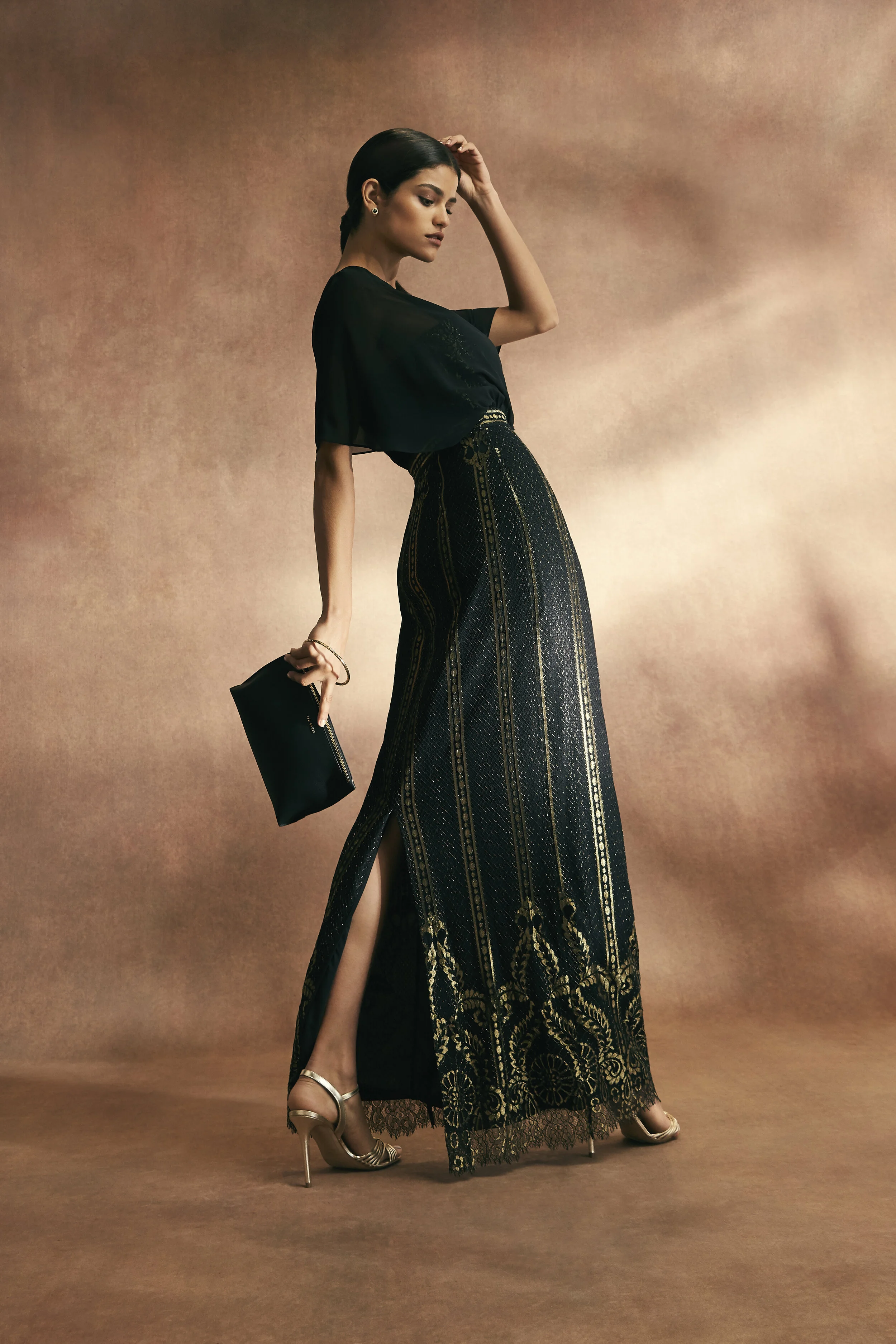 MIDDLE EAST COLLECTION_LOOK 002_240599_DEVINE_c 127.jpg