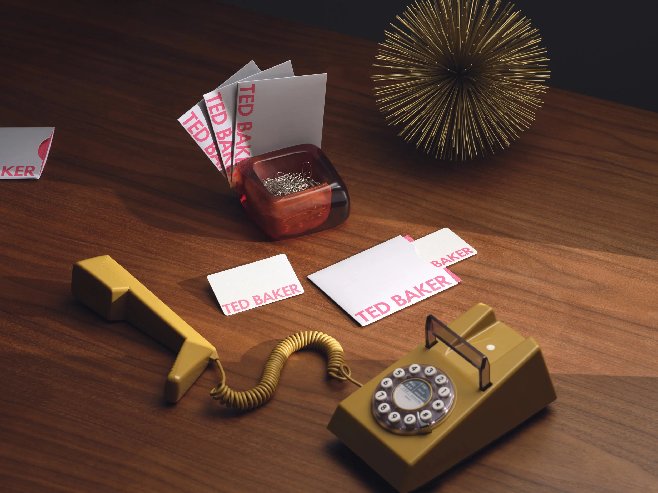 221026_TED_BAKER_GIFTING_PH2_SHOT_10_018_HERO.jpeg