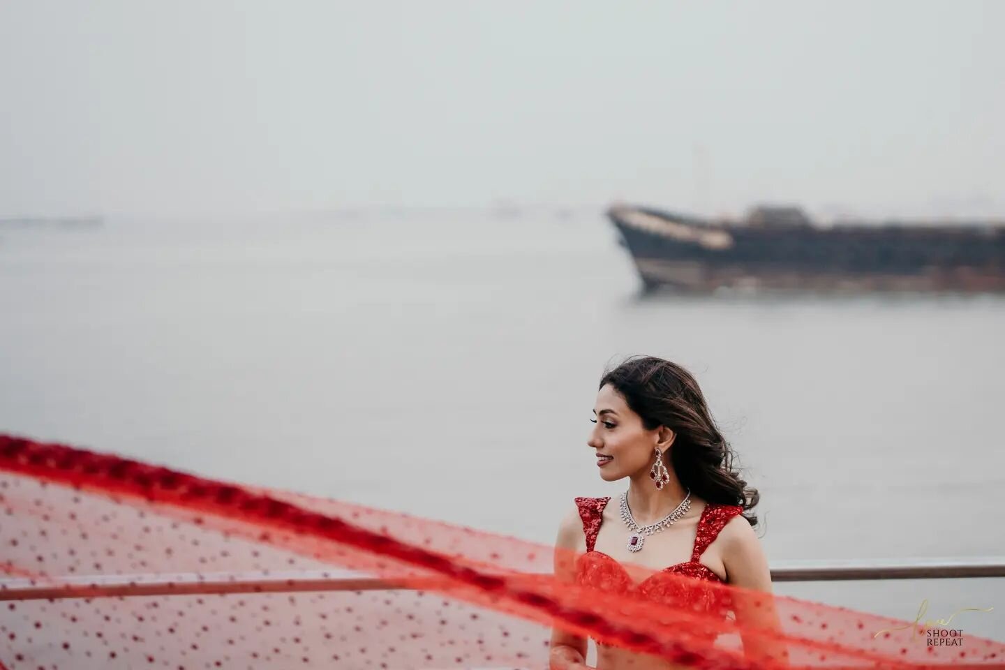 Enchanting in Red, dancing by the Arabian Sea: A Sangeet Spectacle!

Shivani x Rishabh
.
.
.
.
.
.
.
.
.
&bull;Photographed by @kapoordaputtar @mayankgorfilms @vatsal_gor_  for @loveshootrepeat
*Edited by : @shivanisunilsharma_

&bull;Event planned b