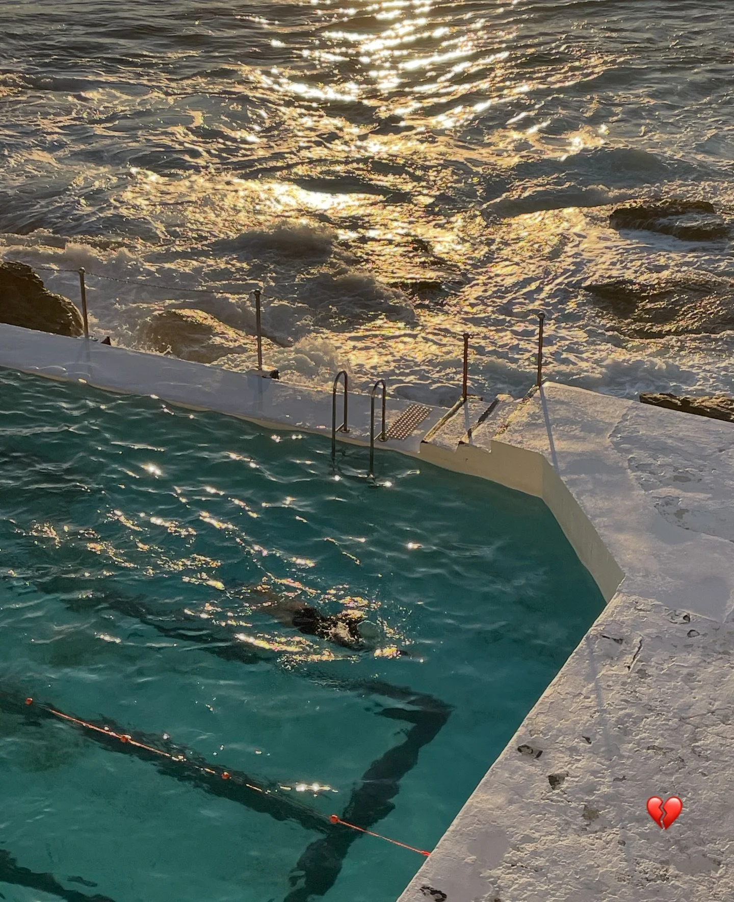 All of Australia is mourning those impacted by the horrible massacre in Bondi last night. Particularly our beautiful Jewish community who we love 💔 Antisemitism has no place here. All of Australia is grieving with you. Standing with you.