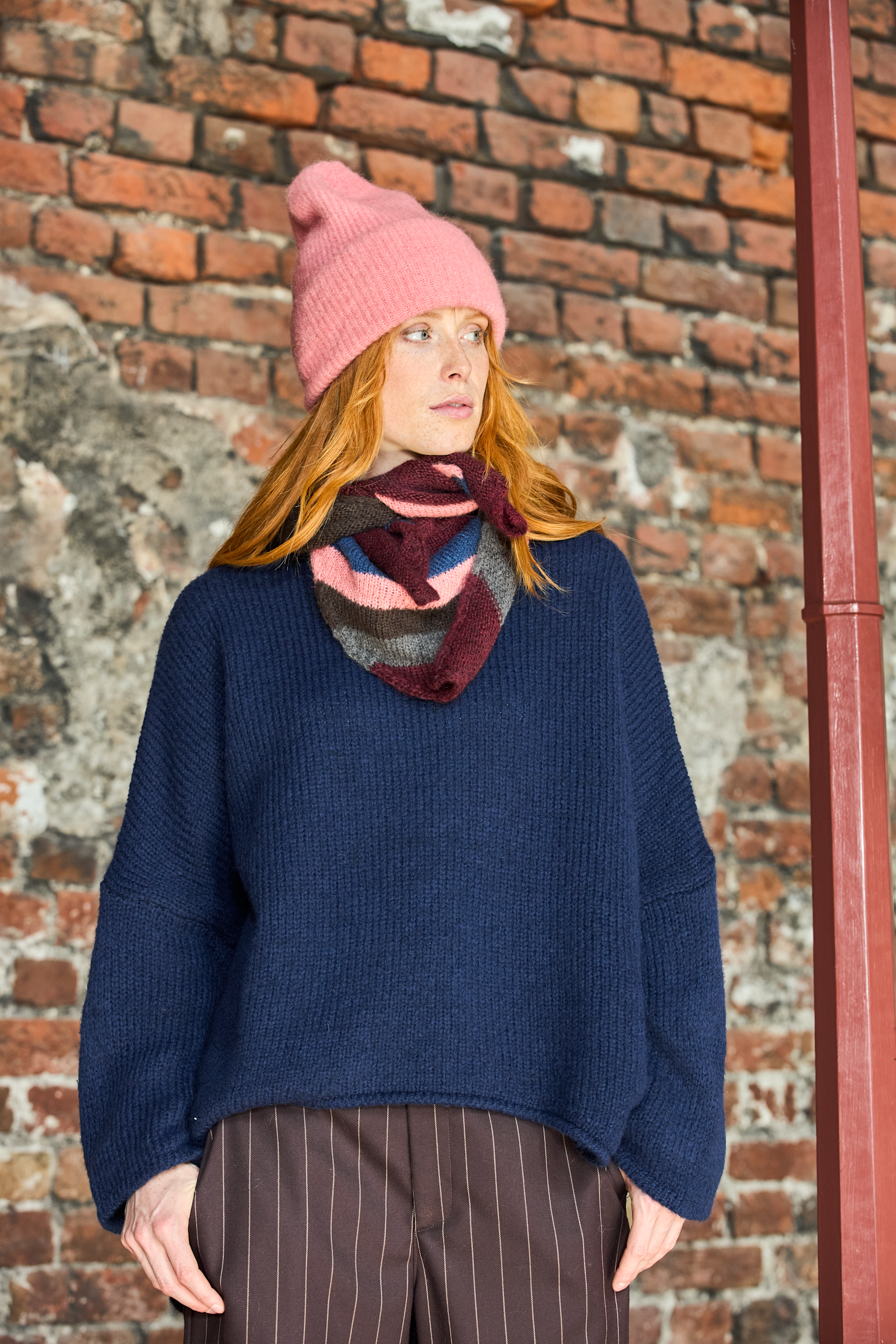 BCALESSIA knit jumper Navy 2.png