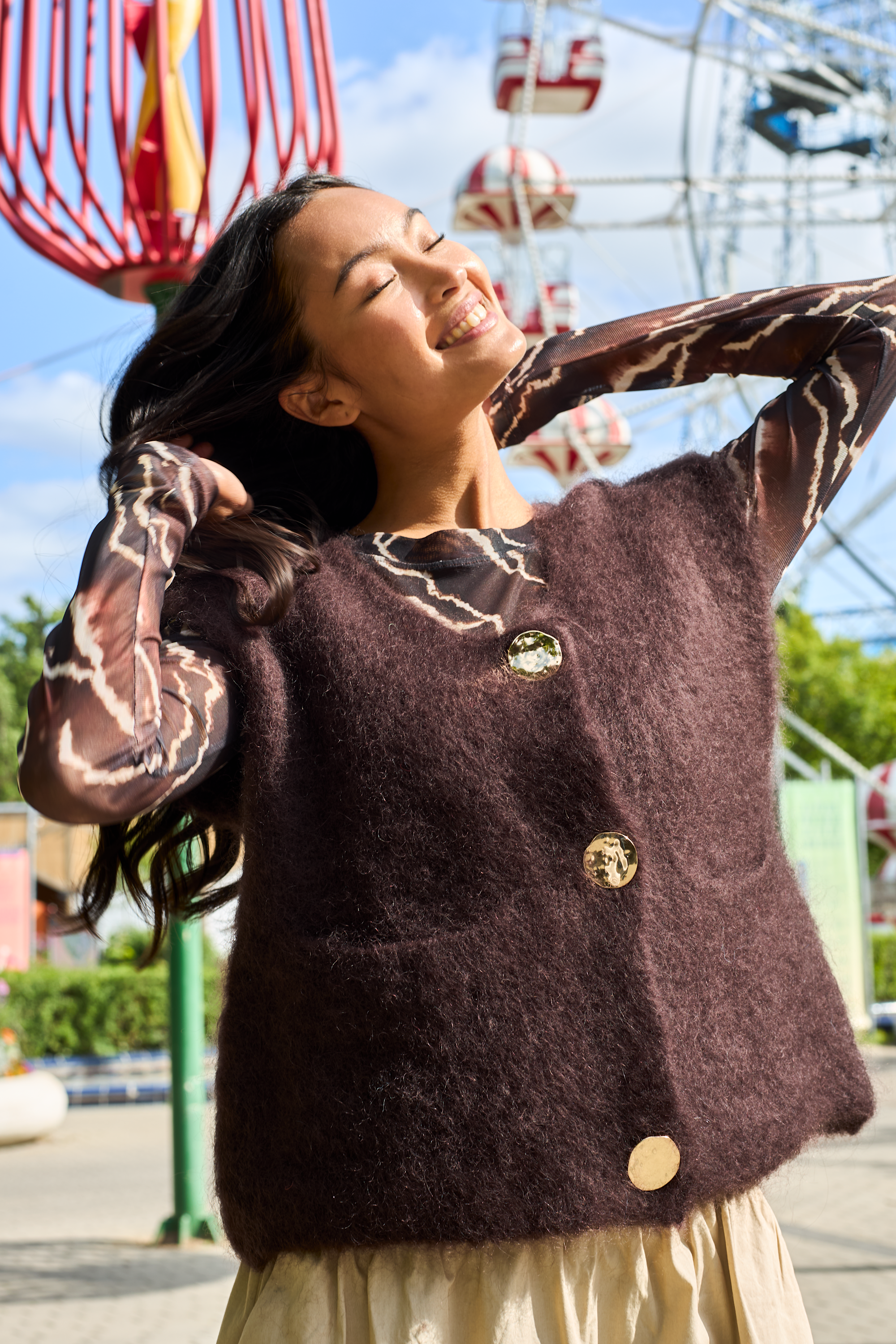 BCBJOERK knitted button vest Coffee 2.png