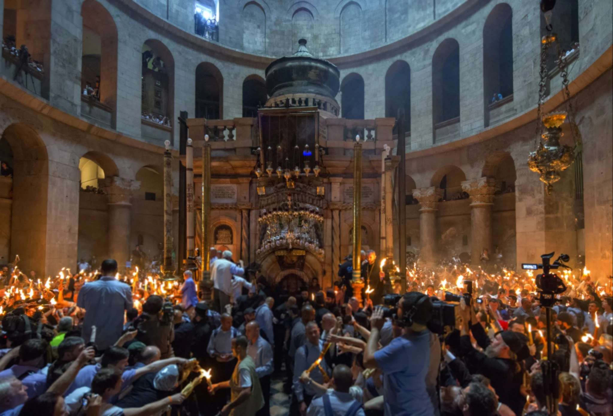 What is the Ceremony of Holy Light? — Embrace the Middle East