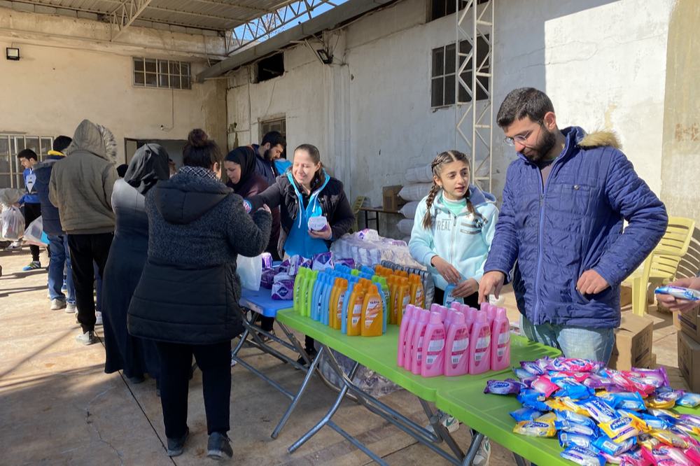 Displaced families in Syria receive hygiene kits