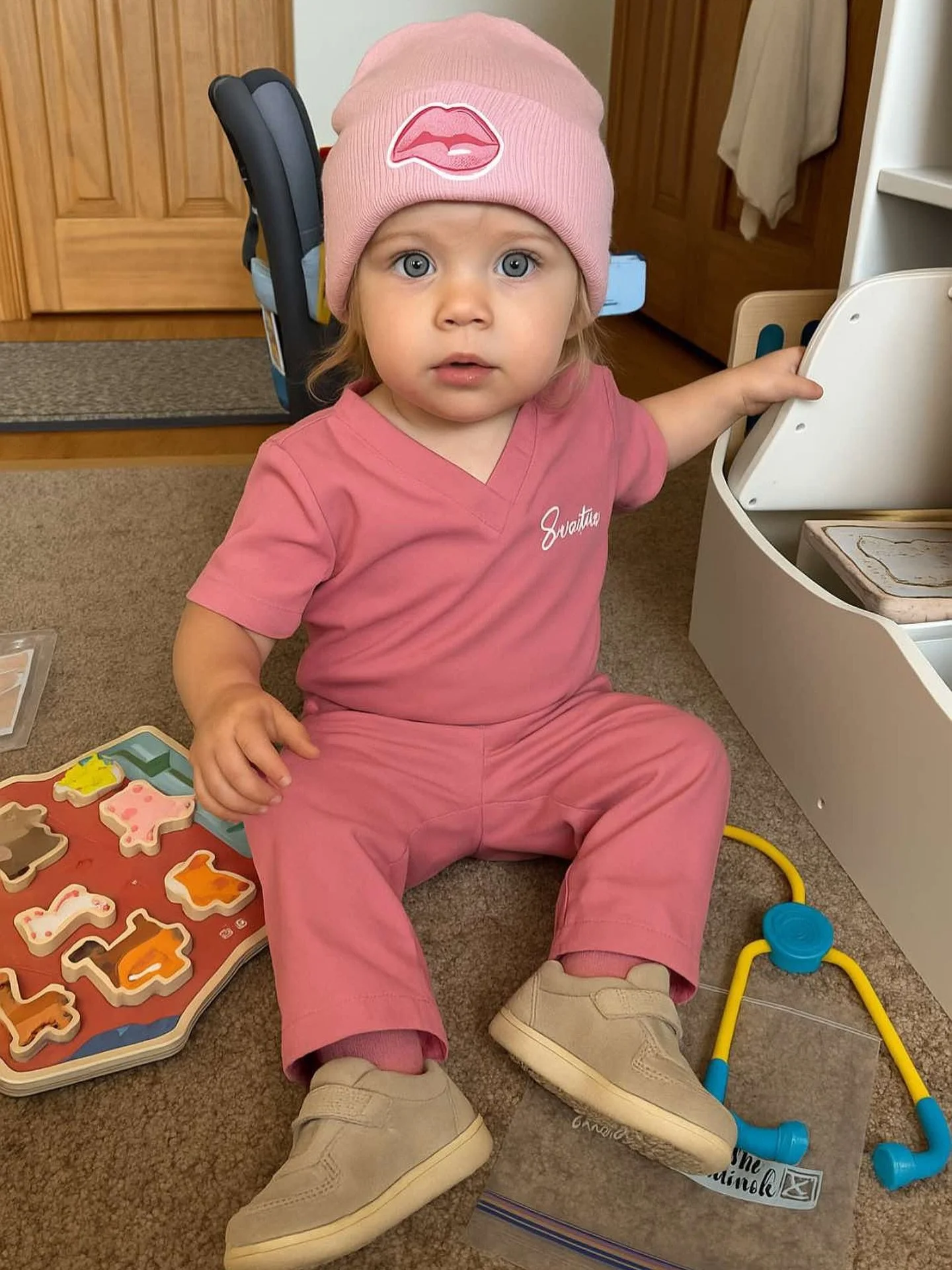 Stop. It. Right. Now. 🩷
I think this might officially be the cutest moment in Sweet Tox history. 
One of our amazing patients dressed up their sweet baby girl as a mini “boss babe” from Sweet Tox for Halloween 🎃😭
Her future’s lo
