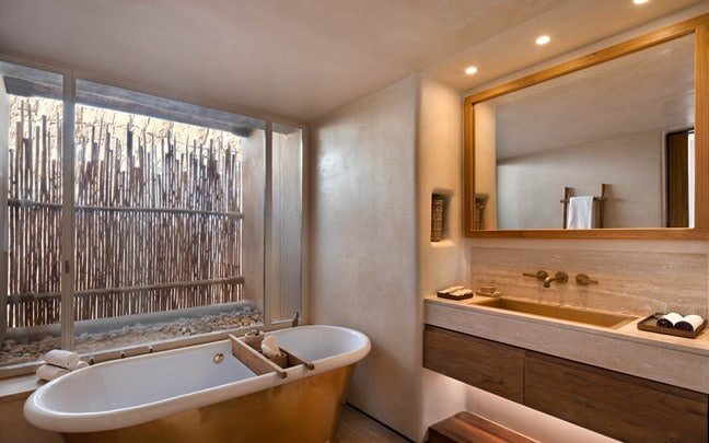 shaharut-israelpanorama-suite-bathtub.jpg