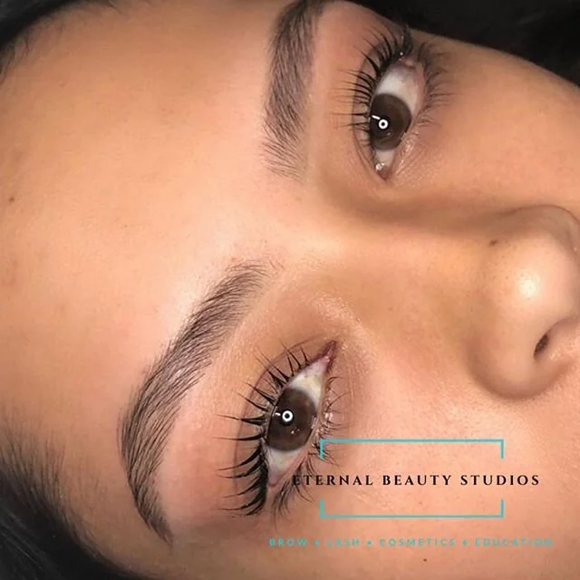 Wake up with instantly lifted lashed with our keratin lash lift! DM us or book now using link in Bio!  #lashlift #lashperm