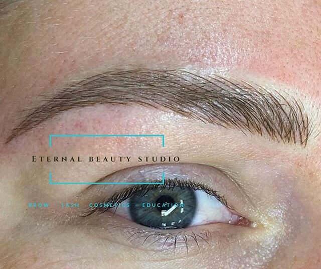 Here&rsquo;s a super closeup of these gorgeous, freshly microbladed brows this morning! DM or click link in bio to book your appointment today! 
#microblading #microbladingmiami #PMUA #PMU #PMUmiami