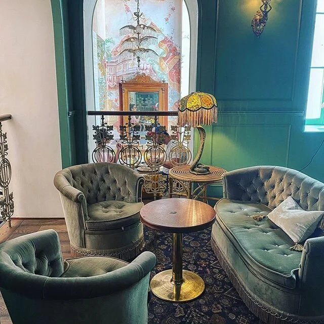 While we wait for summer here in Wien, trying out the new and old favourite brunch spots can be done anytime 😊 Vienna has had restaurants and cafes open for nearly a month, with restrictions on guests and masks mandatory on entrance. I finally got t