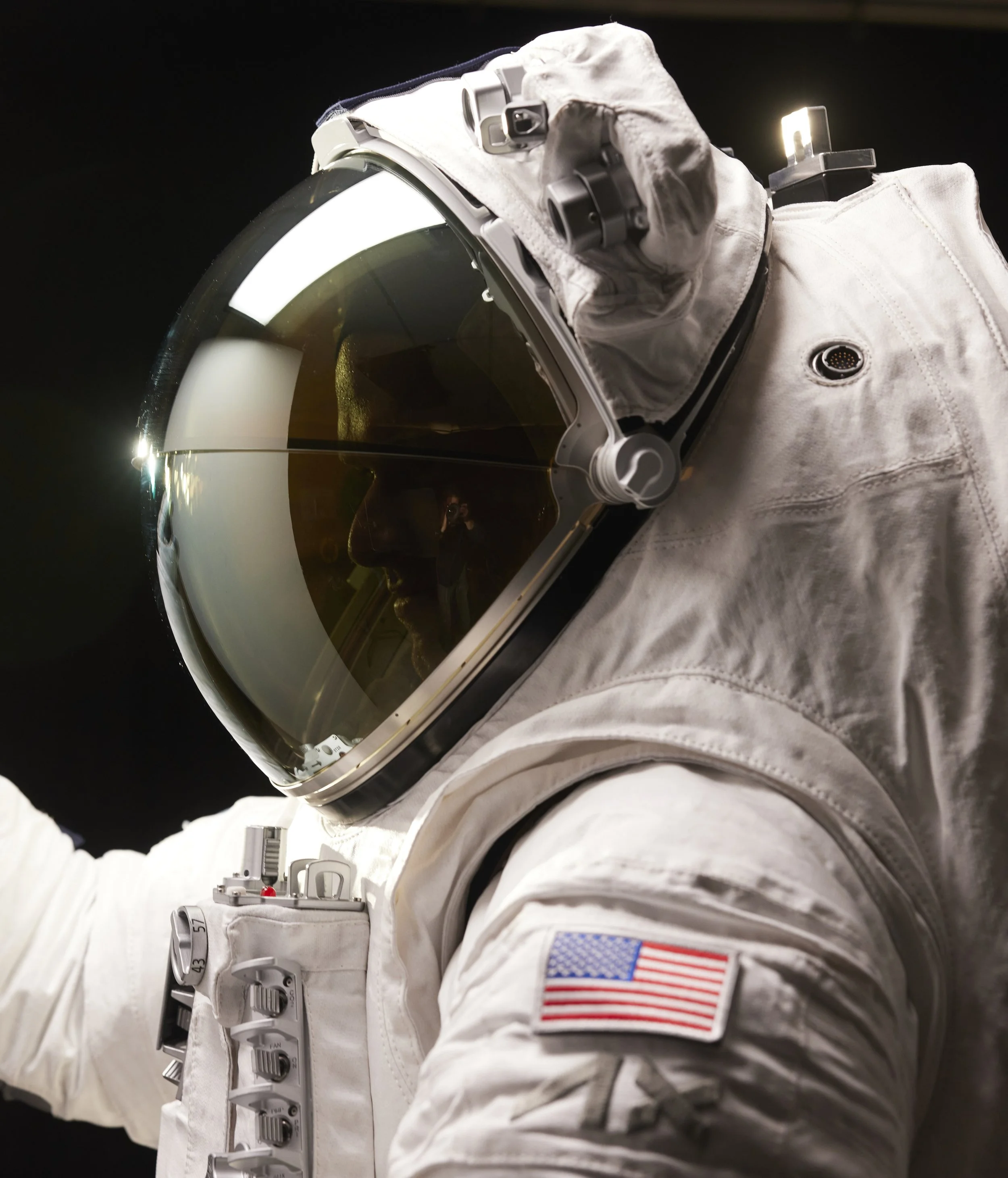 /projects-2/axiom-x-oakley