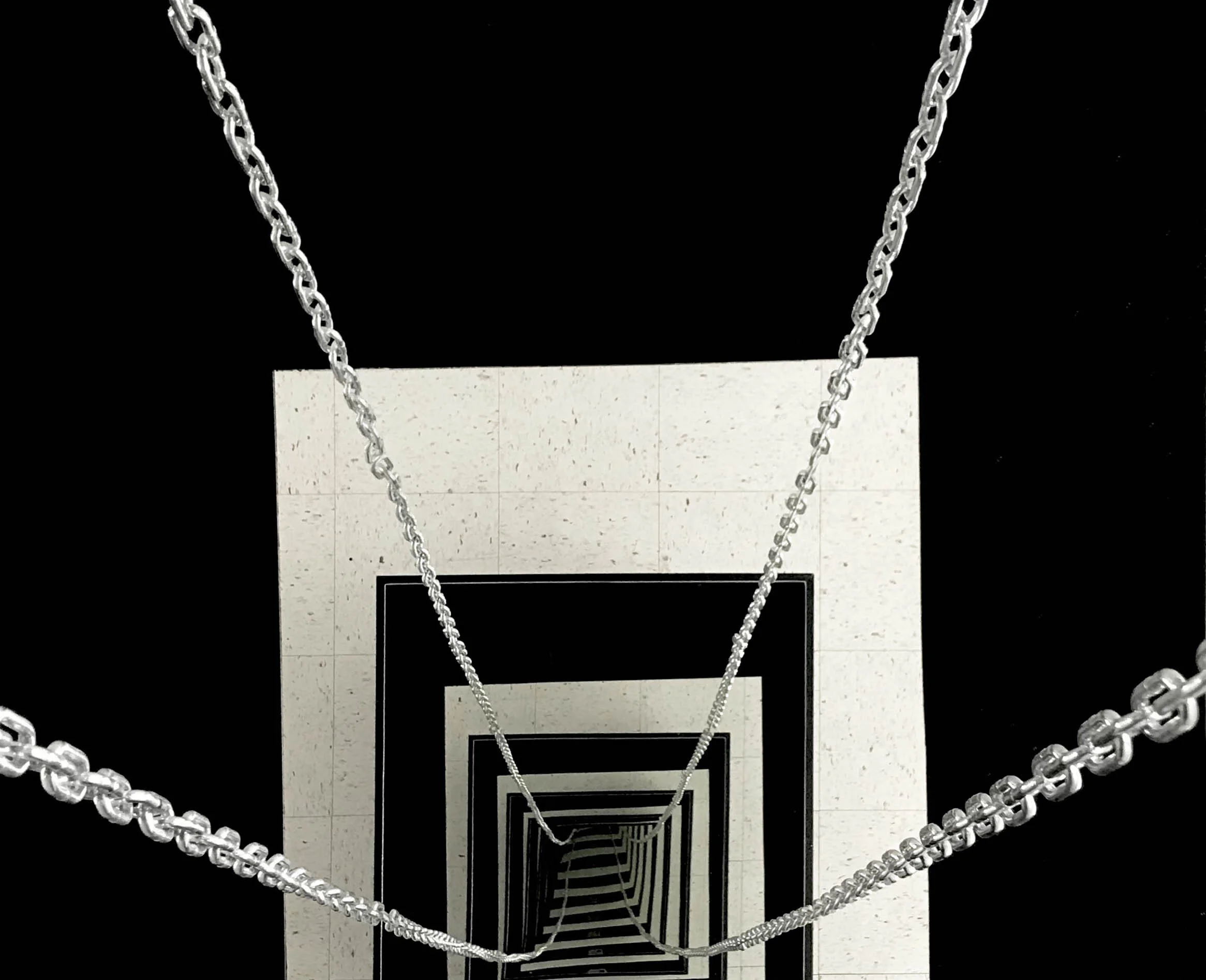 Con/sensus, 2019Mirror, Magnet, Chain