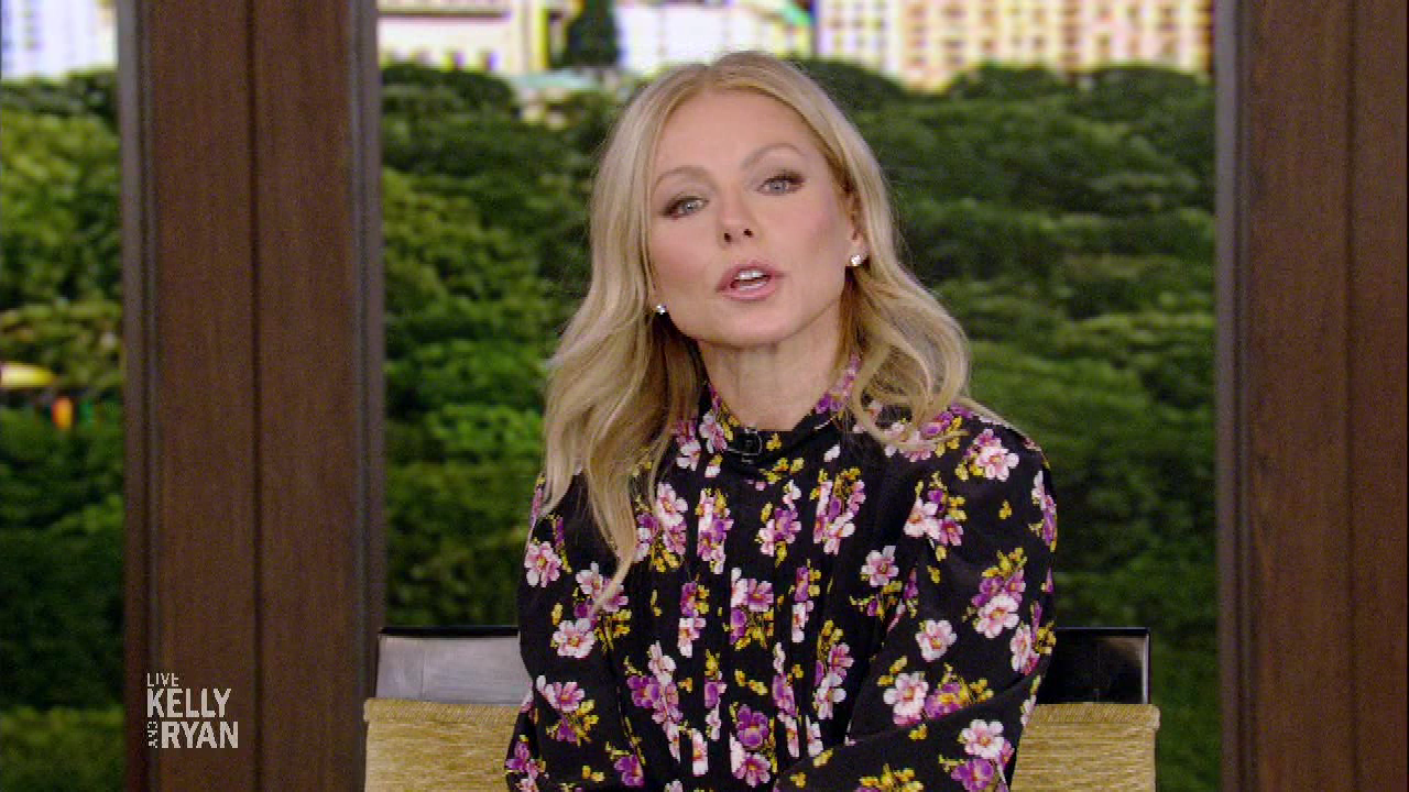 Kelly Ripa (10/20/2020) — Newswomen