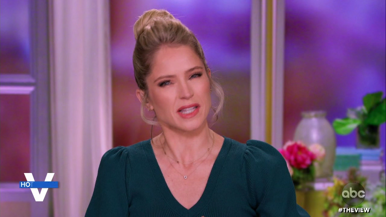The View S24E50 2020-11-18-1100 (12).png