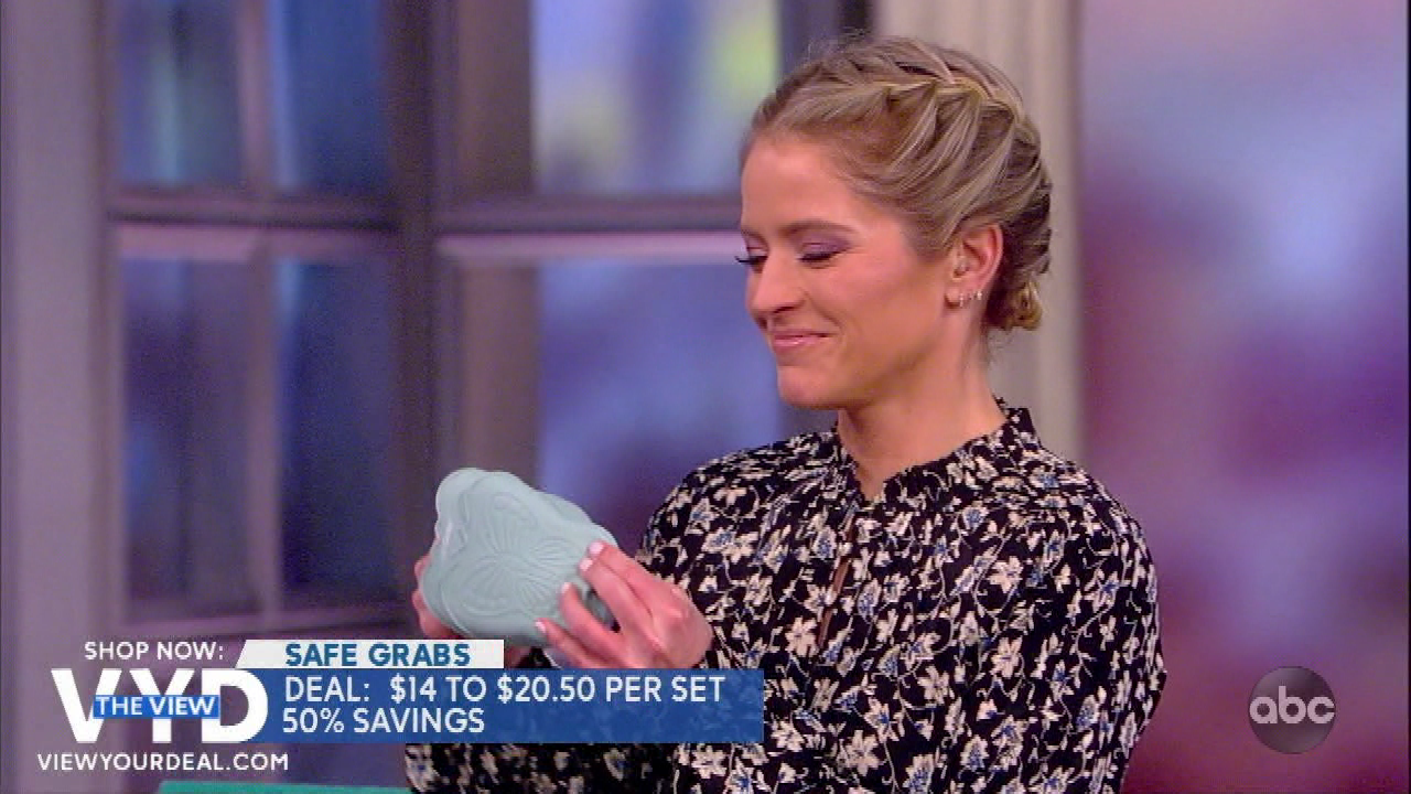 The View S24E60 2020-12-04-1100 (18).png