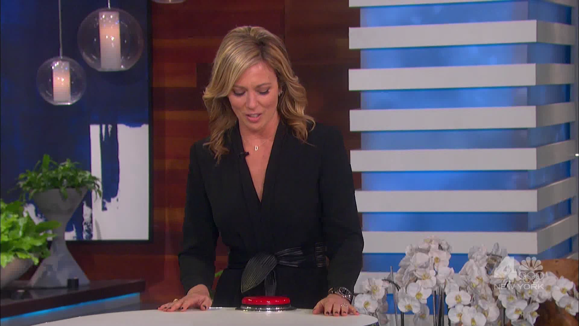 The Ellen DeGeneres Show S18E97 Brooke Baldwin Hilary Duff 2021-03-12-1500 (41).png