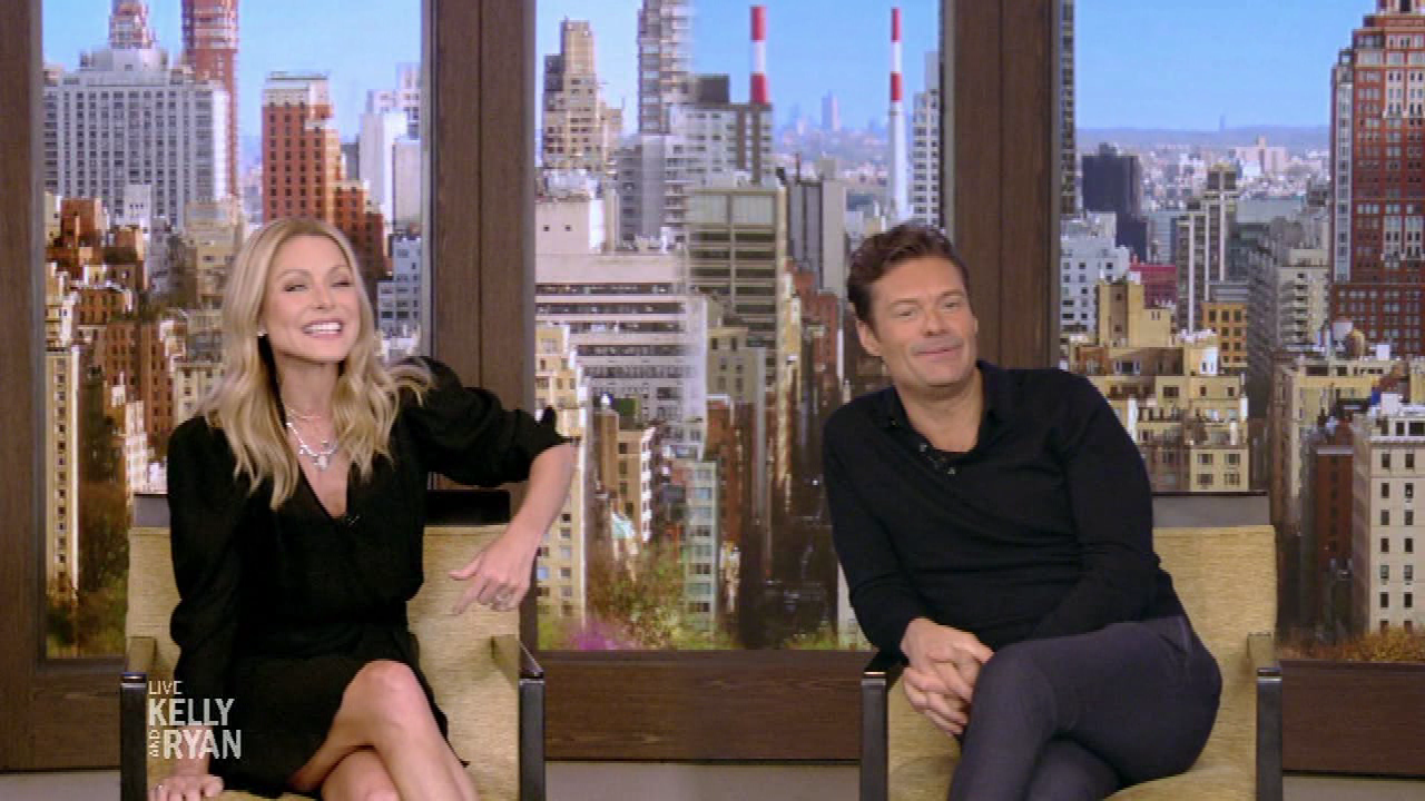 Live with Kelly and Ryan S05E155 Spring Has Sprung Week 2021-04-15-0900 (16).png