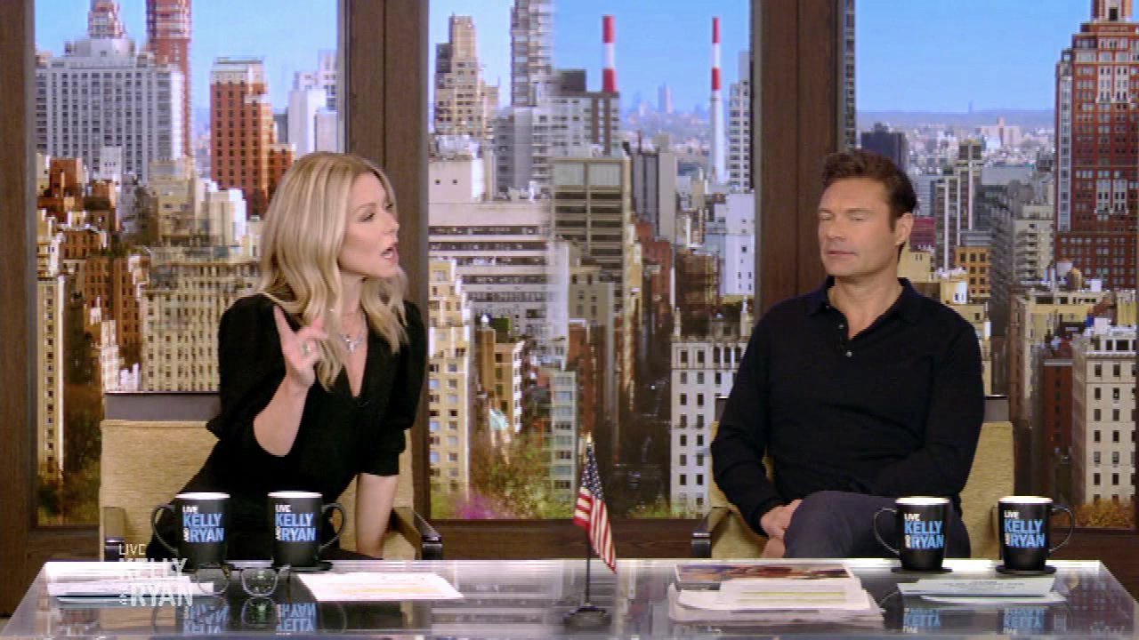 Live with Kelly and Ryan S05E155 Spring Has Sprung Week 2021-04-15-0900 (04).png