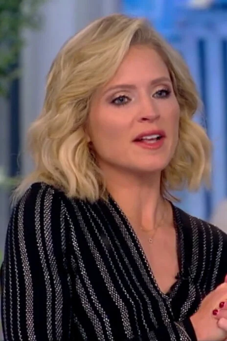 Sara Haines (10/12/2021)