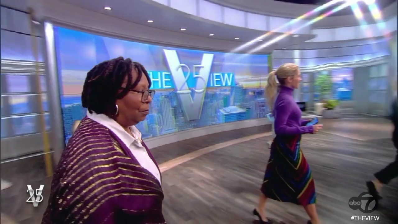 The View S25E33 2021-10-21-1100 (04).png