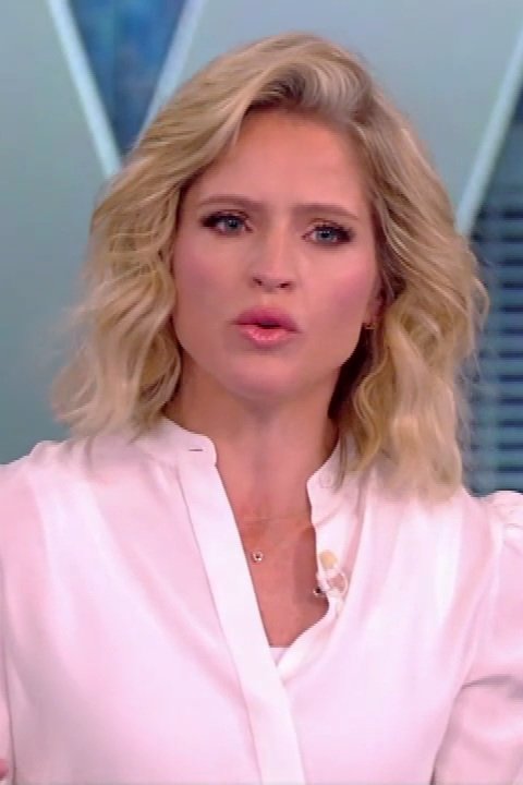 Sara Haines (10/25/2021)