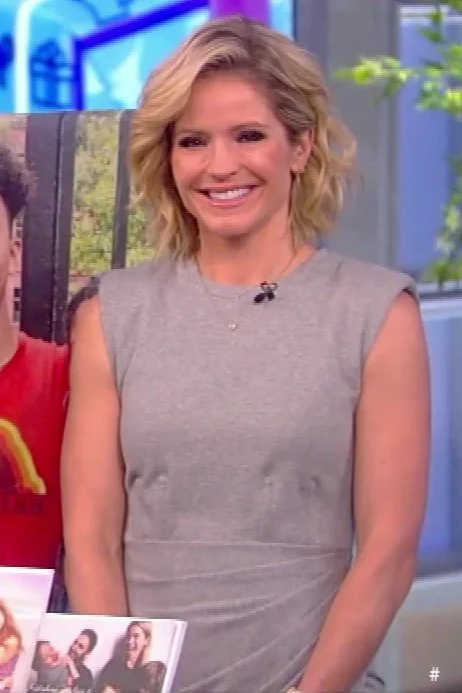 Sara Haines (11/29/2021)