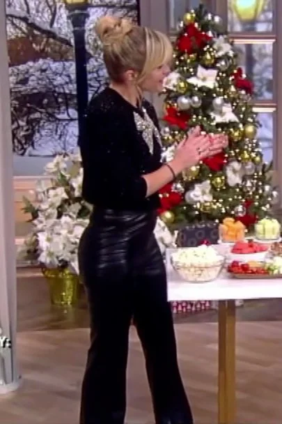 Sara Haines (12/14/2021)