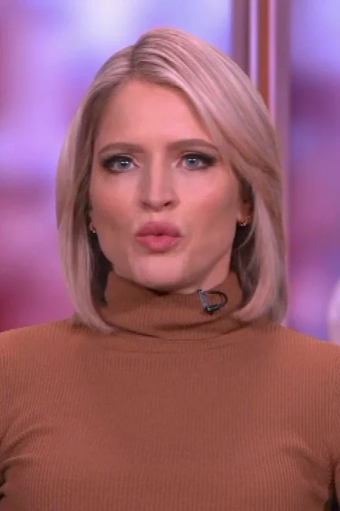 Sara Haines (1/12/2022)