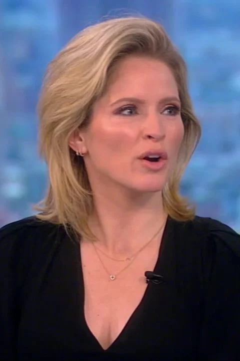 Sara Haines (3/25/2022)