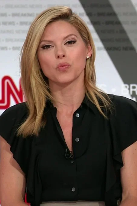 Kate Bolduan (3/30/2022)