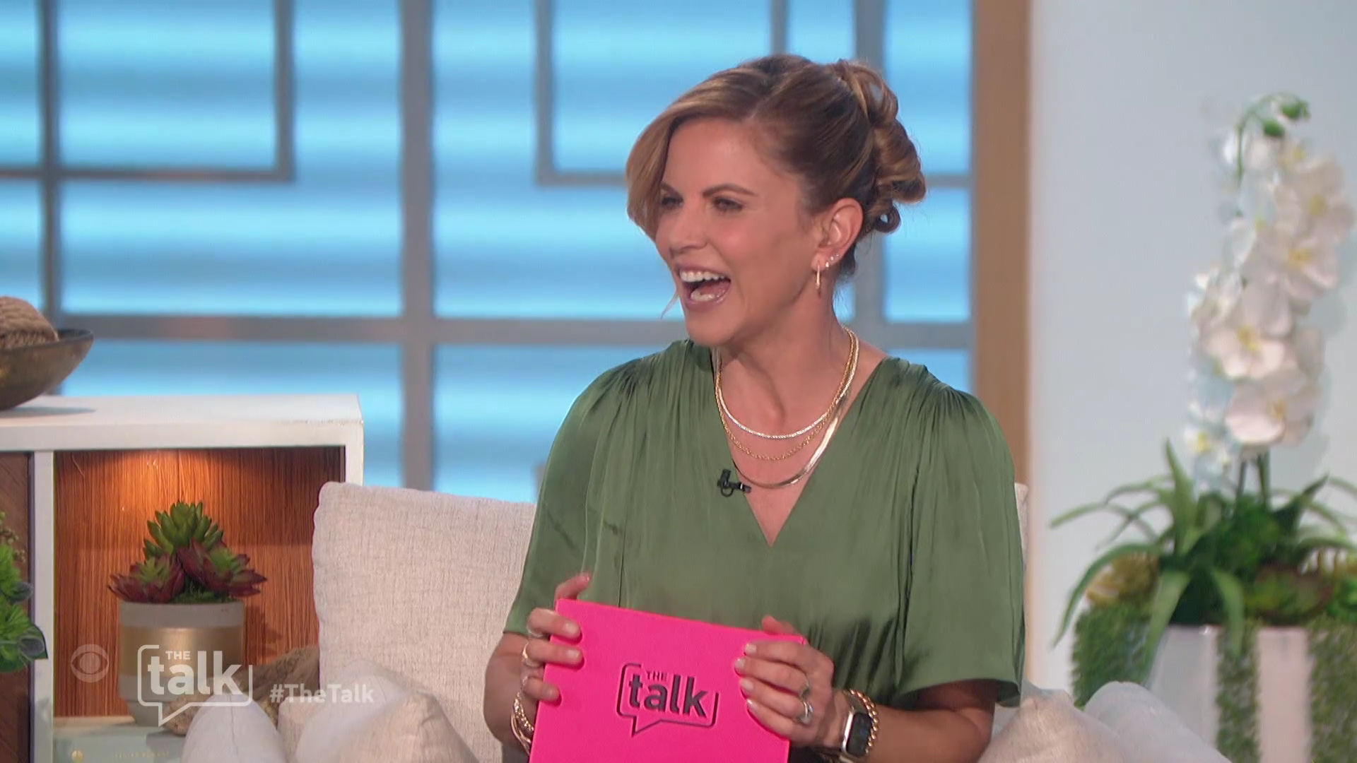 The Talk S12E131 2022-04-15-1400 (08).png