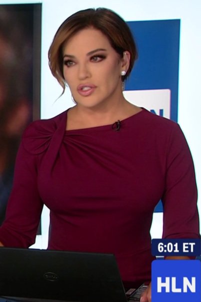 Robin Meade (5/5/2022)