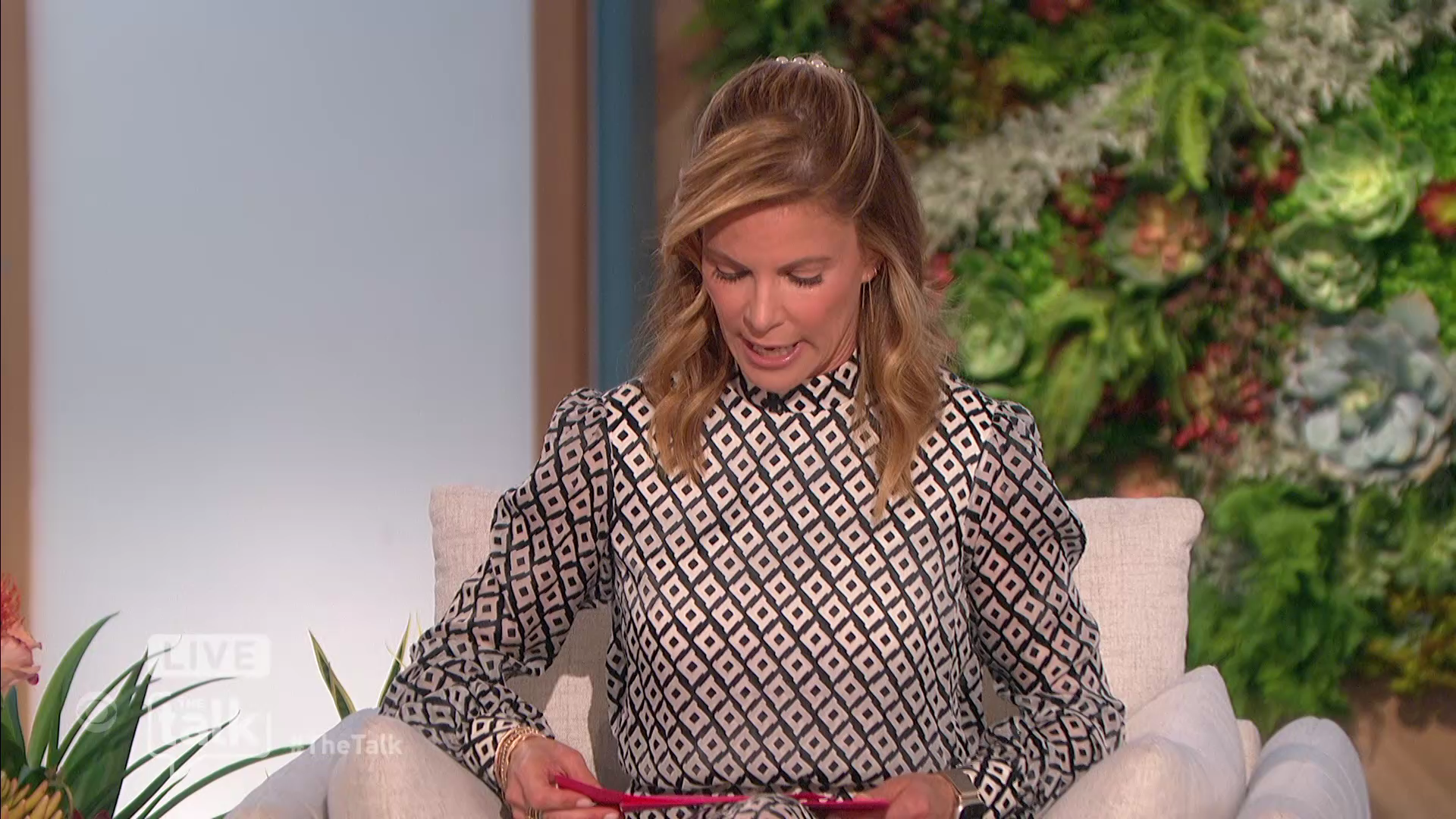 The Talk S12E149 2022-05-16-1400 (13).png