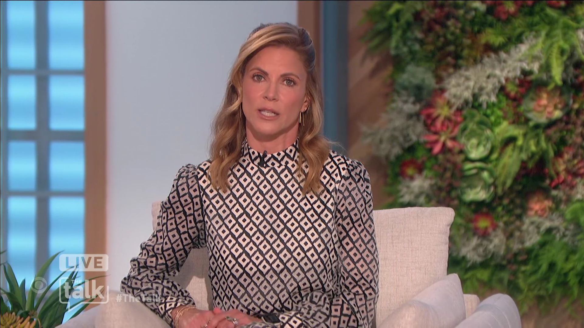 The Talk S12E149 2022-05-16-1400 (10).png