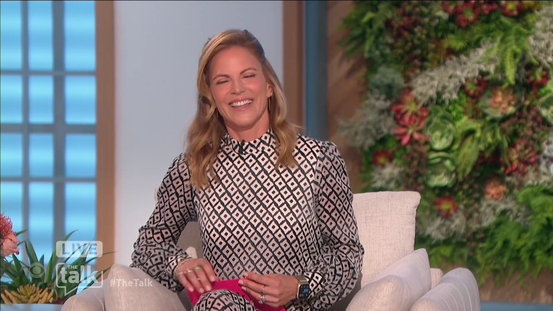 The Talk S12E149 2022-05-16-1400 (03).png