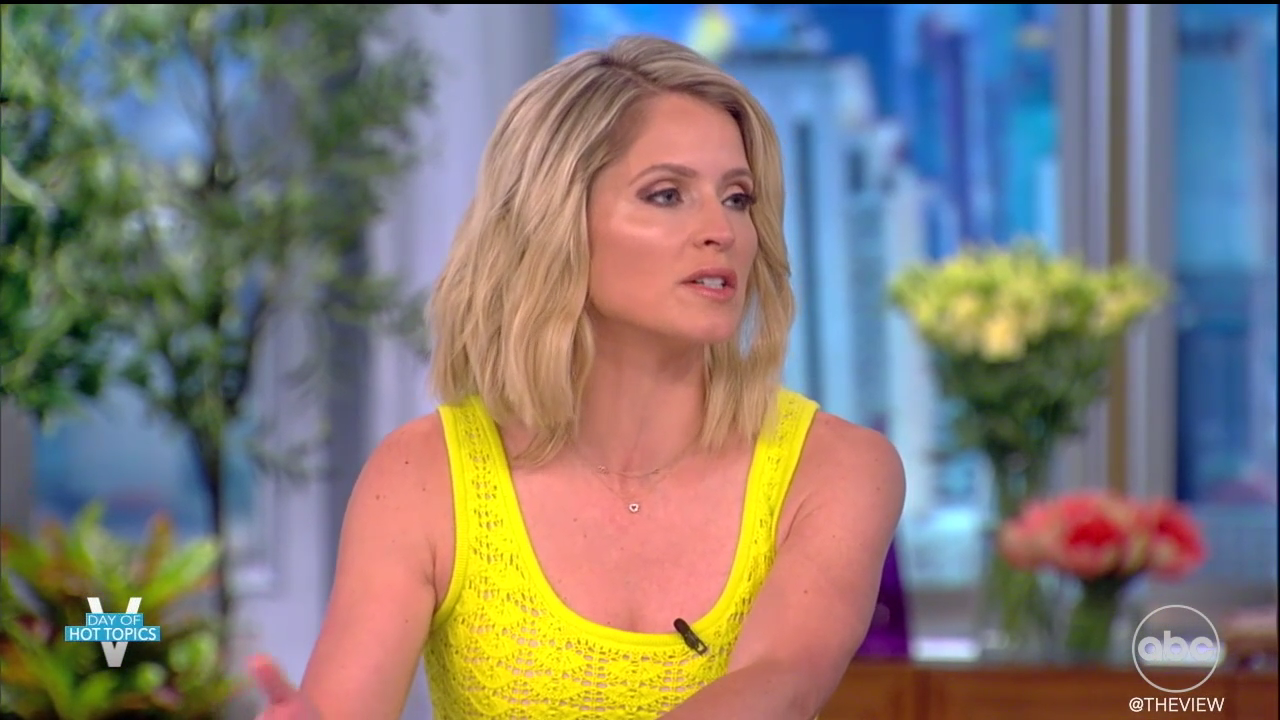 The View S25E163 2022-05-17-1100 (14).png