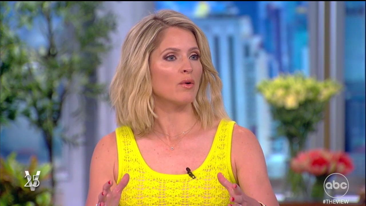 The View S25E163 2022-05-17-1100 (08).png